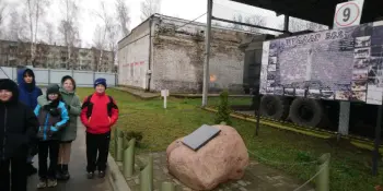 В рамках военно-патриотического воспитания учащиеся ГУО "Средняя школа № 9 г.Борисова" 18 ноября посетили музей 60-ого отдельного полка связи.