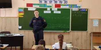 Полезный разговор по душам: инспектор ИДН встретился с третьеклассниками