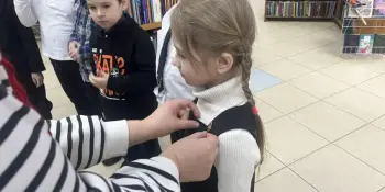 А Вы знаете кто такие октябрята? Торжественный прием в октябрята учащихся вторых классов